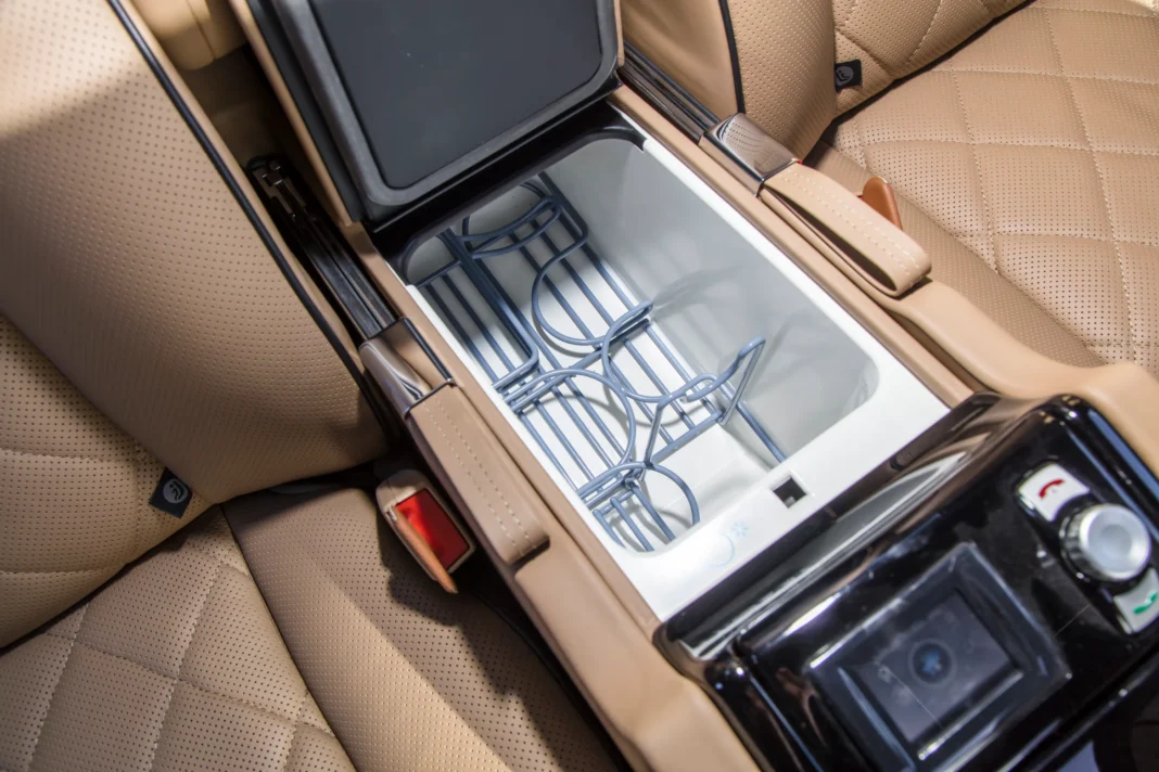 2010 Maybach 57 Zeppelin_151