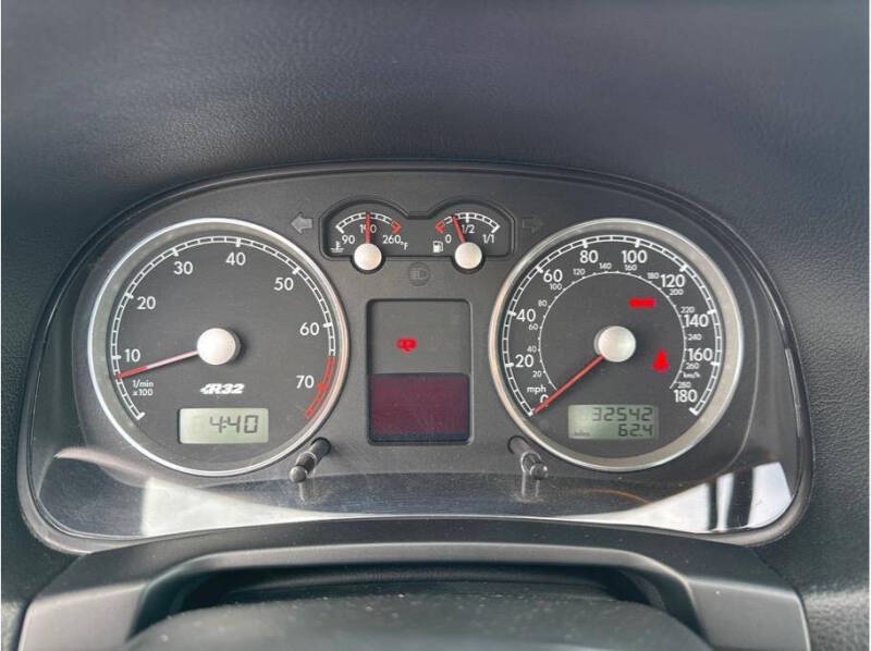 r32 13
